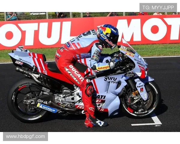 MotoGP赛季精彩回顾 瓦伦西亚站夺冠之争与冠军争夺战激烈上演