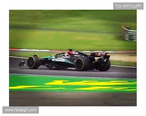 F1赛季最新动态:车队排名激烈竞争 红牛继续领跑赛道 F1赛季最新动态:车队排名激烈竞争 红牛继续领跑赛道